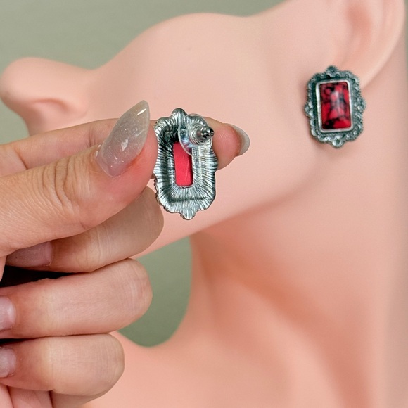 ⚜️ Elegant Red and Silver Earrings - Picture 5 of 7